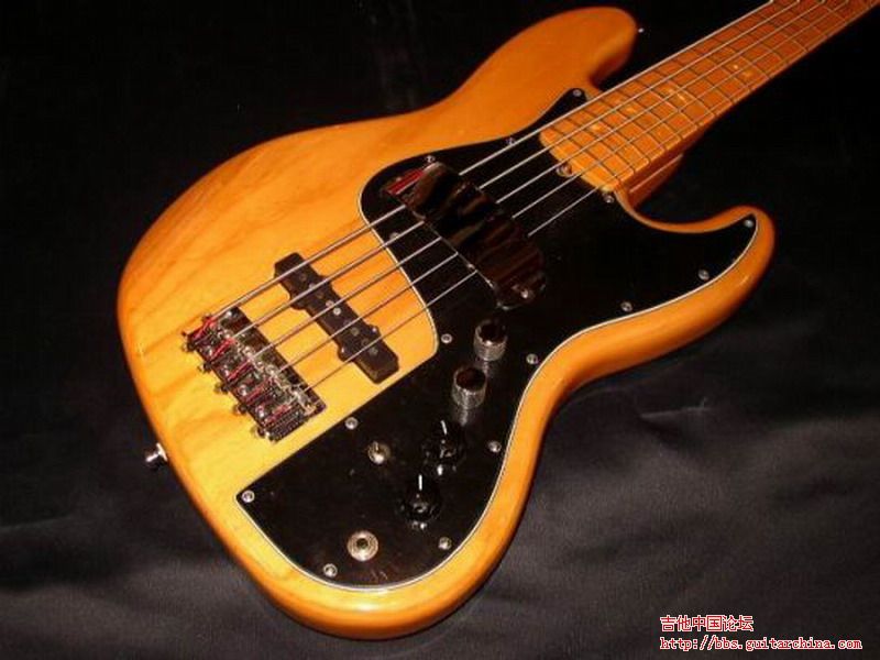 Fender USA Marcus Miller Jazz V4.jpg